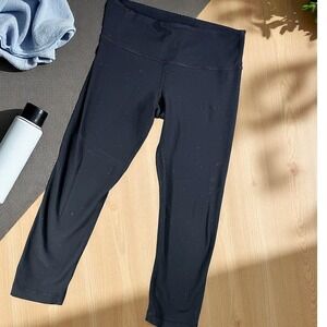 Lululemon Cropped Leggings Women 6 Yoga Workout Athleisure (some‎ lint)